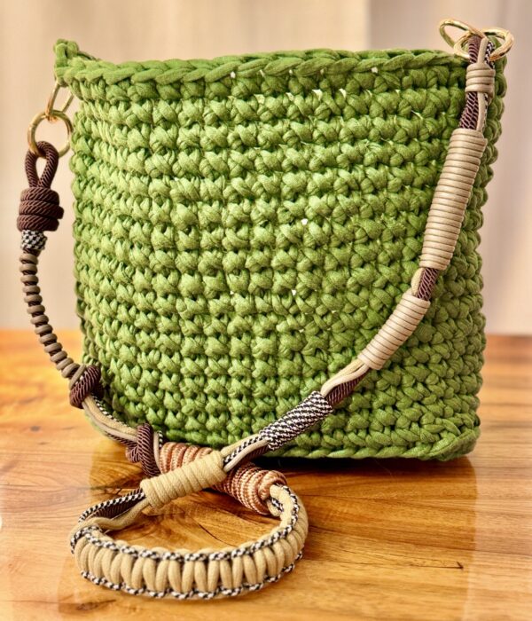 Modell Loser ausseergrün mit crossbody Gurt - Image 3