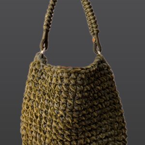 Modell Loser in moosgrün und military Samt mit Paracordhenkel