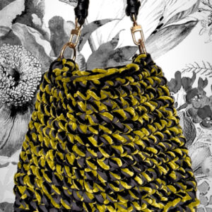 Modell Loser in grau, schwarz und lime mit Lederhenkel