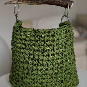 Modell Hubertus in ausseergrün mit Pailletten