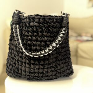 Modell Loser schwarz mit Schultergurt in Strass