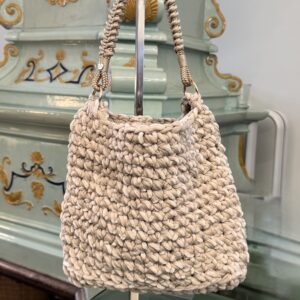 Modell Loser in sand mit ParacordHenkel